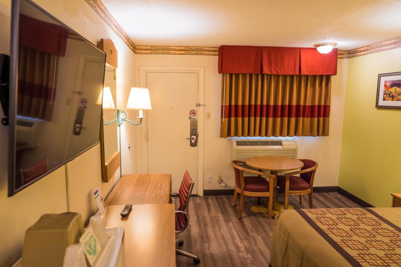 Rodeway Inn Albuquerque Downtown On Rt 66 מראה חיצוני תמונה